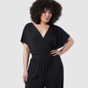 curvy, plus size black jumpsuit Deep V neckline  size xl Sansara
